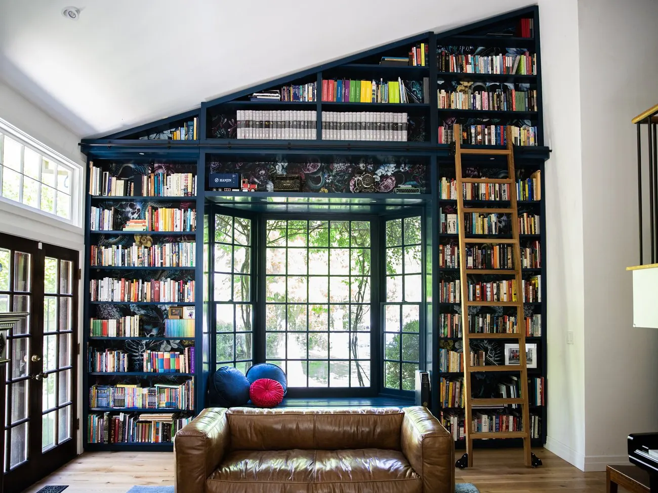 Custom floor-to-ceiling library after